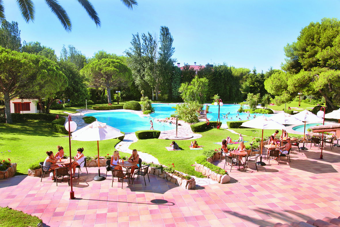 Playa montroig pool area