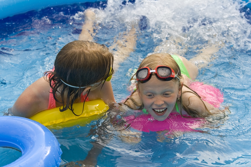 kids swimming